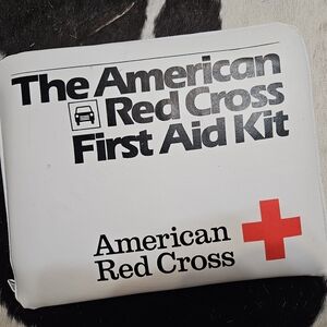 VINTAGE 1984 American Red Cross White/Red First Aid XL Clutch LAPTOP
